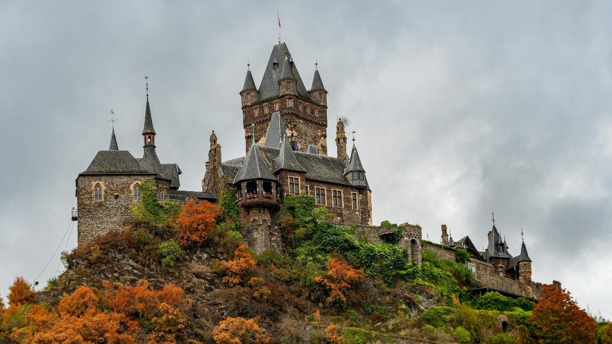 Admira las pintorescas casas con entramados de madera en Cochem. Admira las pintorescas casas con entramados de madera en Cochem.