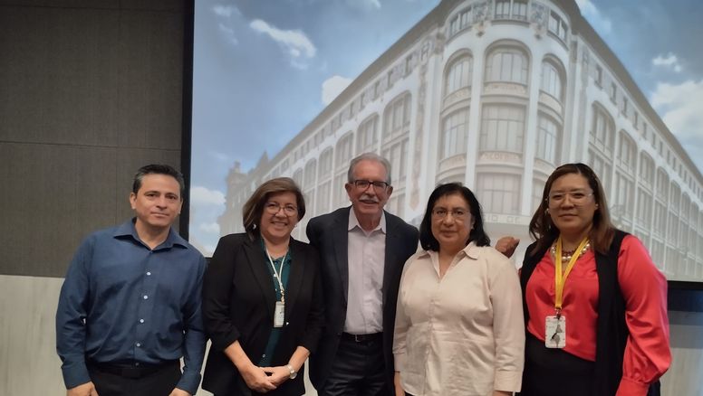 Equipo de Surland y Viajes Palacio.