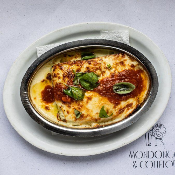 Mondongo & Coliflor funciona en una hermosa locación, que trabajó como restaurante durante más de 100 año. Mondongo & Coliflor funciona en una hermosa locación, que trabajó como restaurante durante más de 100 año.