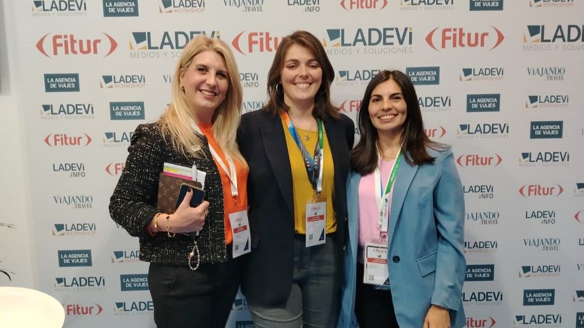 Representantes del depto. de Producto de Be The World durante una de las jornadas de Fitur.