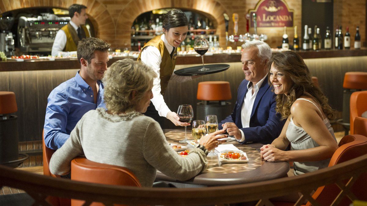 En MSC Cruceros los restaurantes principales brindan una amplia variedad de cocina de alta calidad, siempre con un toque mediterráneo.