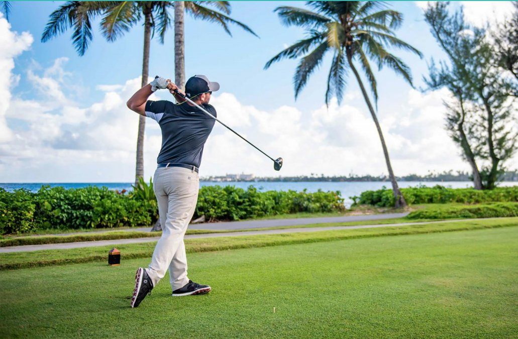 Puerto Rico cuenta con múltiples y asombrosos campos de golf enmarcados por magníficos paisajes naturales.