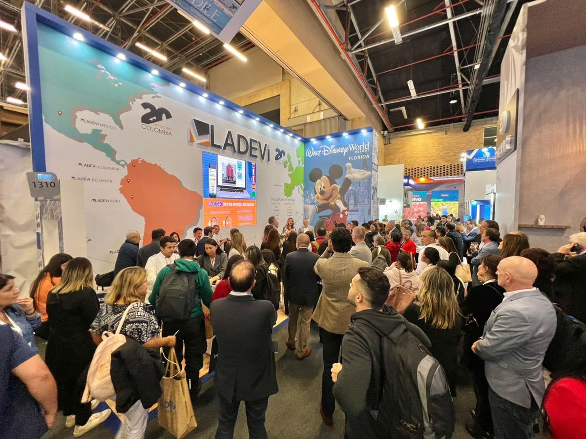 Ladevi Colombia celebra sus 20 años en la Vitrina Turística Anato 2023.