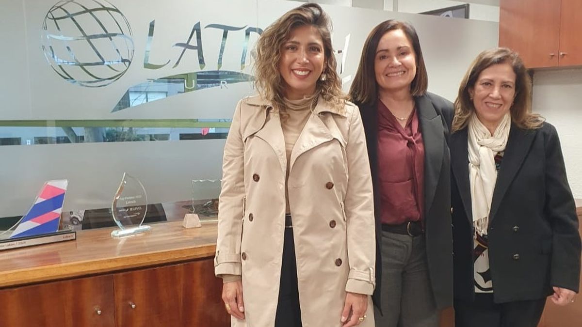 Arajet se reunió con agencias de viaje en Chile: Turismo Latrach.