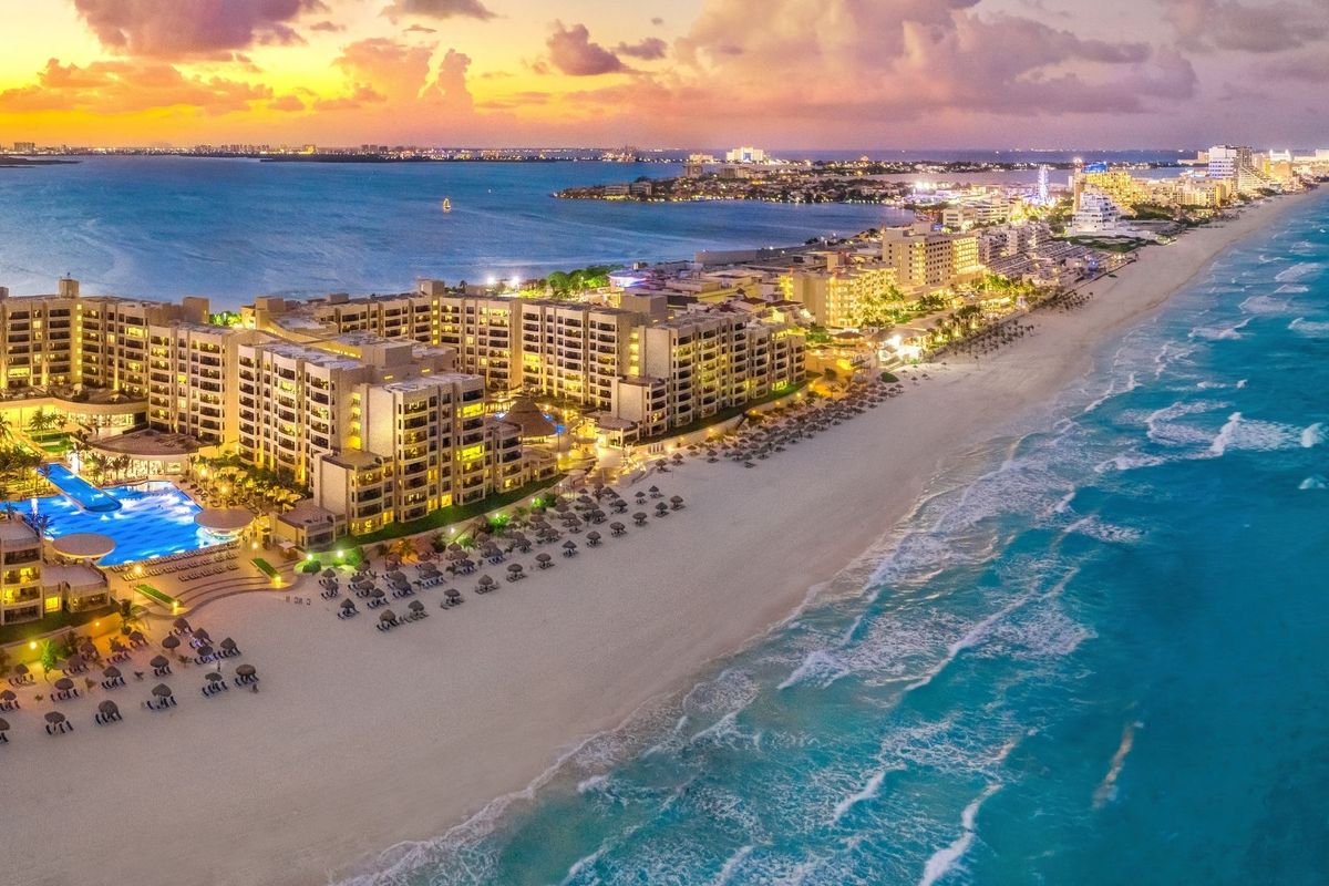 Isla de Cancún, en Quintana Roo, es el destino de playa más famoso del Caribe Mexicano.&nbsp;
