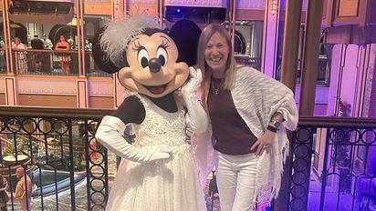 Andrea Sánchez, socia gerente de Seas Travels, en una visita a Disney.