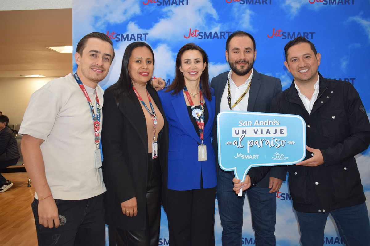 La alianza entre JetSMART y On Vacation inauguró la ruta Bogotá–San Andrés con la campaña “Un viaje al paraíso”, una experiencia que integró conectividad aérea, hospedaje y promoción del destino insular.