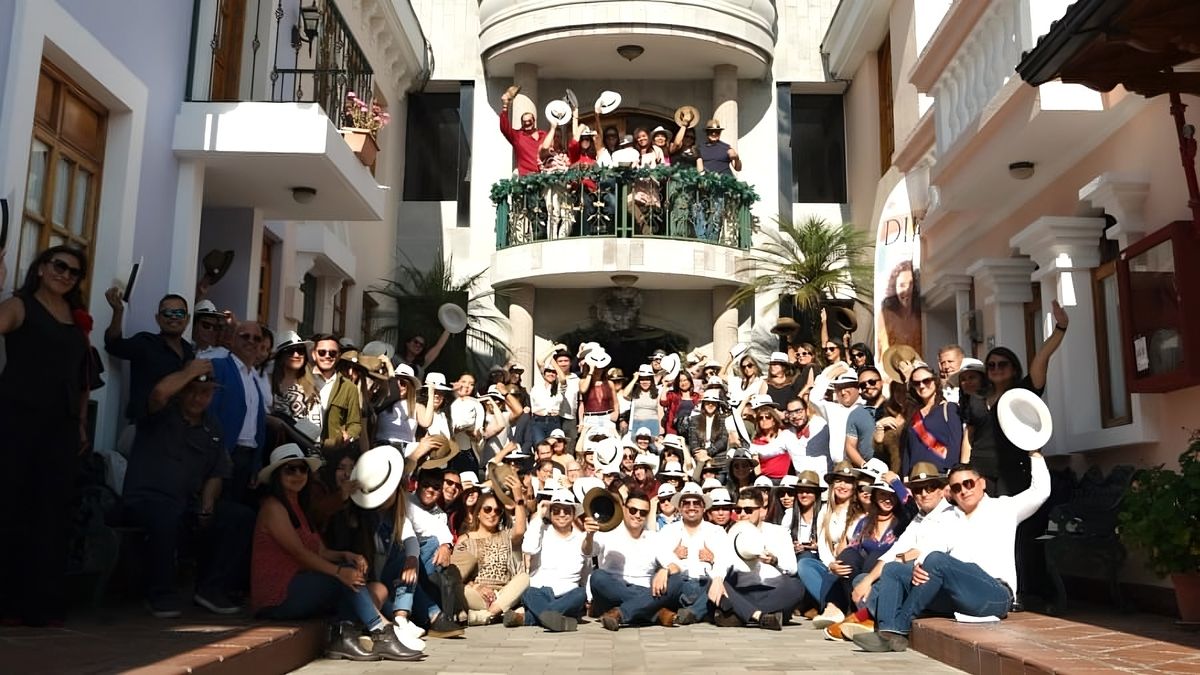 Hoteles Decameron celebró el apoyo de las agencias de viajes de Quito con un evento inmersivo.
