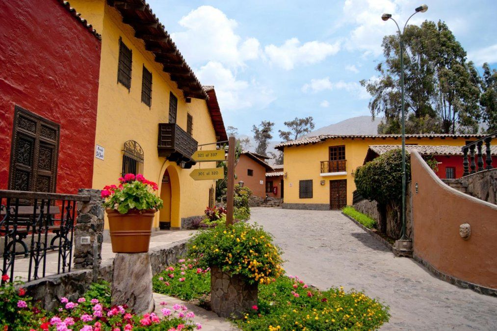 Hotel Decameron El Pueblo