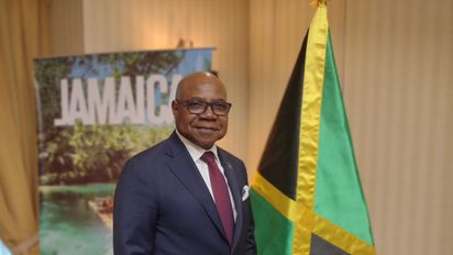 Edmund Bartlett, ministro de Turismo de Jamaica.