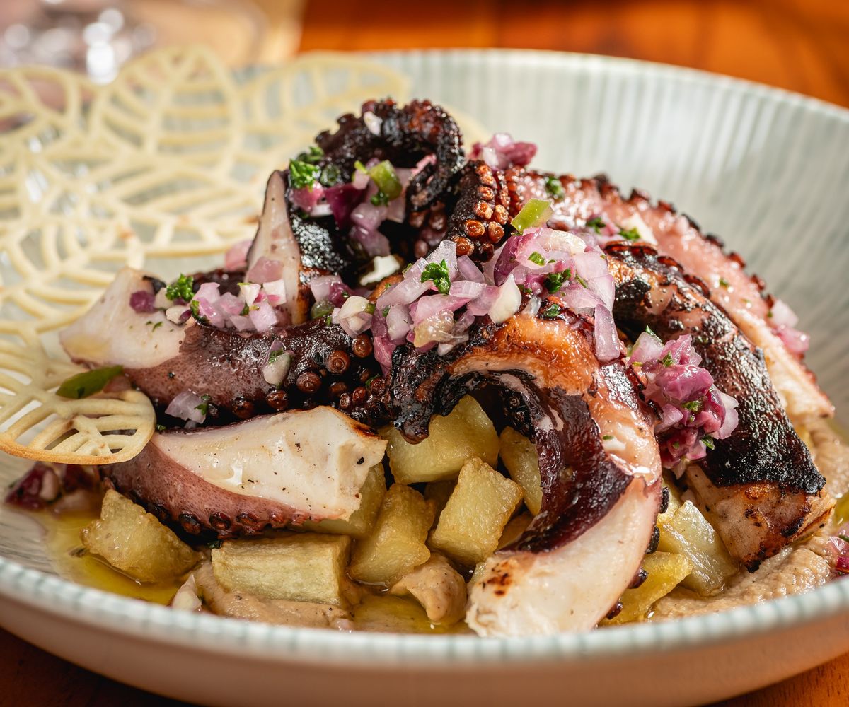 La oferta gastronómica del de Radisson Cartagena Ocean Pavillion Hotel es un verdadero deleite para los sentidos.