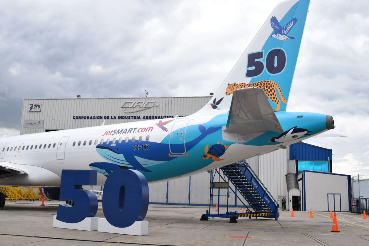 JetSMART alcanzó 50 aviones, 50 destinos y 50 millones de pasajeros en 2025, consolidando su expansión en Sudamérica.