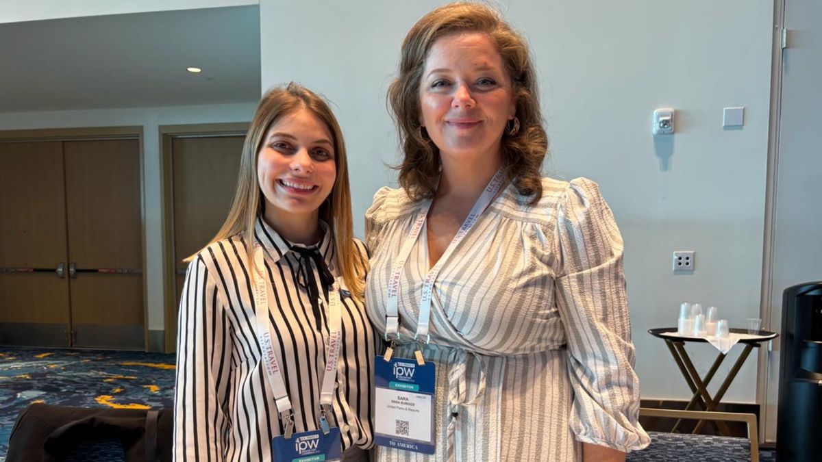 Larissa Álvarez y Sara Burgos, de United Parks & Resorts, en IPW 2026.