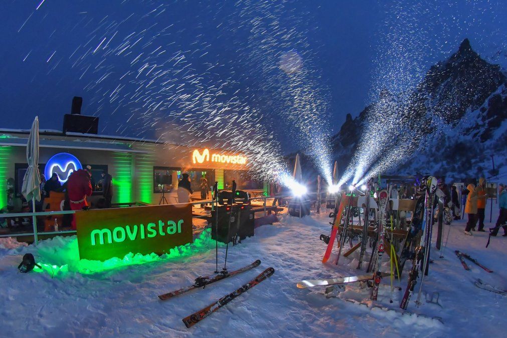 Movistar Ski Night: esta temporada se repetirá el evento de Movistar que permite esquiar de noche en Chapelco. 