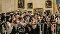 Turistas chinos en el Museo del Louvre.