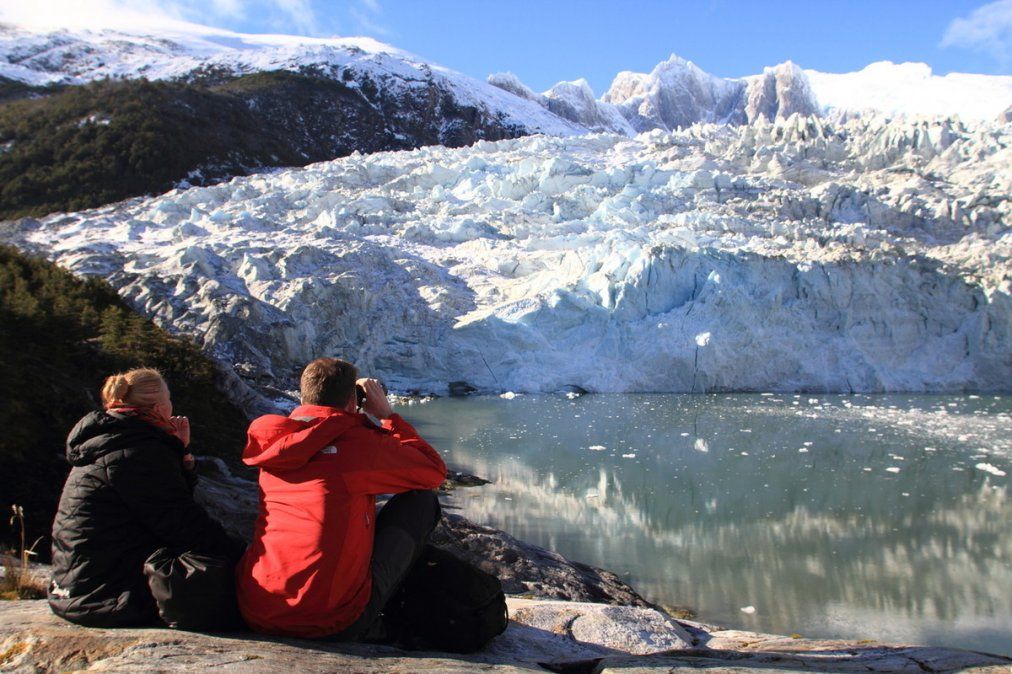 Las rutas incluyen desembarcos en algunos de los hitos del paisaje patagónico, como el asombroso glaciar Pía.