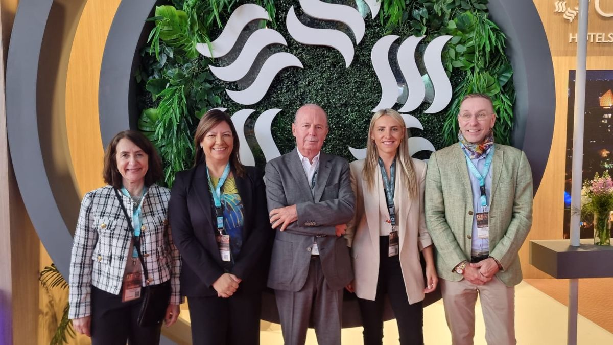 Oasis Hotels & Resorts: Alejandra Teich, Edith Sanchezllanes, Jesus Amalguer, Catalina Sydor y Paco Carrera.