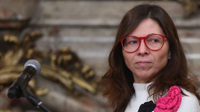 Desde el entorno de Silvina Batakis no descartan restricciones para contener las reservas del BCRA. ¿Nace un dólar turista?