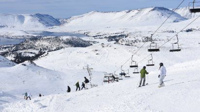 Vacaciones de invierno: conocé el increíble centro de esquí al pie de un volcán en la Patagonia