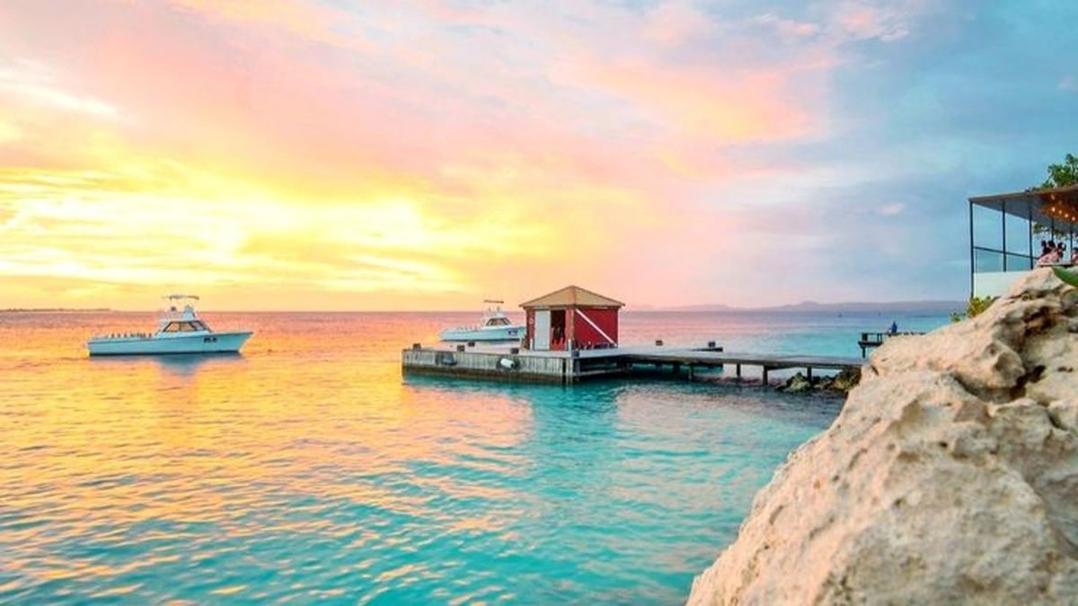 Bonaire ofrece un Caribe m&aacute;s sereno y natural, con arrecifes &uacute;nicos, flamencos rosados y atardeceres que invitan al silencio.