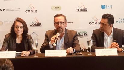 Teresa Solís, Michel Wohlmuth y Carlo Pérez, representantes de Comir.