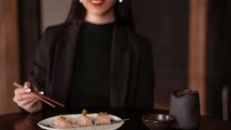 La gastronomía de Asia en China es un viaje cultural en sí mismo: sabores intensos, técnicas milenarias y platos que enamoran a cualquier viajero colombiano.