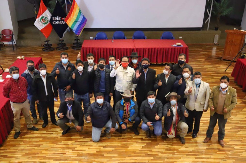 Roberto Sánchez, titular de Mincetur, en su visita a Cusco. - Ladevi Medios y Soluciones Roberto Sánchez, titular de Mincetur, en su visita a Cusco.