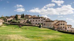 altText(Vacaciones en Europa: descubrí los paisajes encantadores de Umbría, el corazón verde de Italia)}