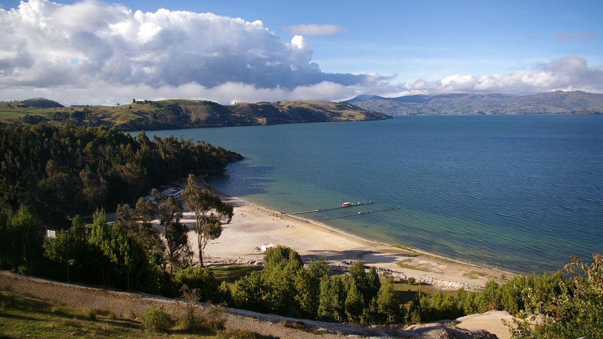 Lago de Tota, cuerpo natural de agua ubicado en el departamento de Boyacá.