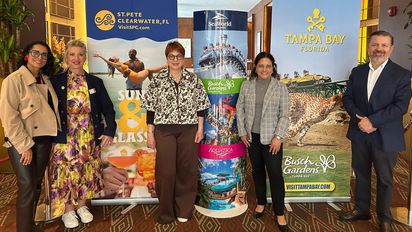 Ivonne Calderón, ejecutiva de Ventas de Avianca; Liz Mc Cann, Sales Manager Latin America de St. Pete Clearwater; Diana Sosa, Latin America Sales de SeaWorld; Marisol Berrios, Senior Leisure Sales Manager de Tampa Bay; y Carlos Valbuena, gerente general de Aviareps Colombia, durante el encuentro realizado en Colombia con agentes de viajes y operadores.