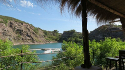 altText(La increíble laguna azul a menos de 1 hora de Córdoba Capital)}