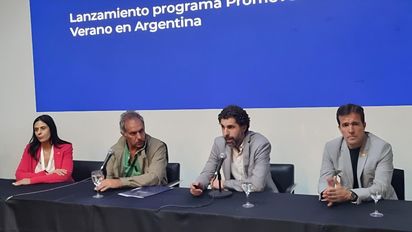 Autoridades de turismo realizaron el lanzamiento del programa Promover Verano en Argentina en el marco de FIT.