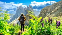 Descubre las Dolomitas en el noreste de Italia durante tu próxima escapada a Europa.