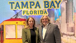Stefanie Zinke, directora de Ventas Global; y Santiago Corrada, presidente y CEO de Visit Tampa Bay.