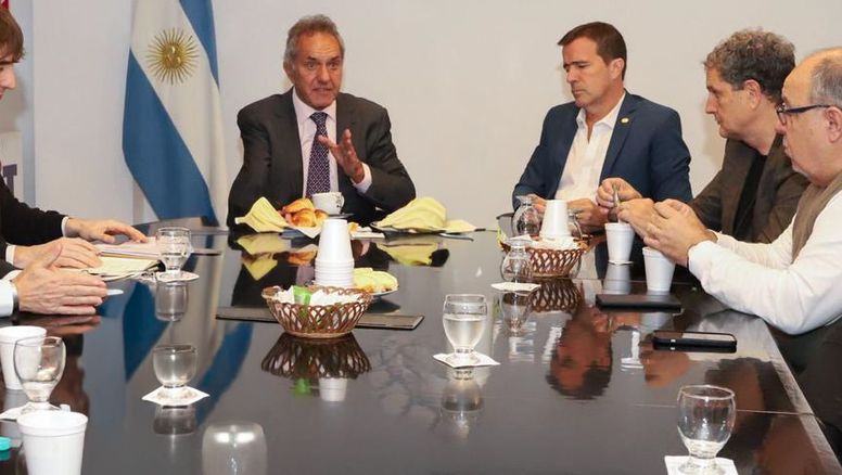 El turismo estudiantil atraviesa una preventa más lenta y cada vez más familias tienen dificultades para sostener el pago de los viajes de egresados. &nbsp;
