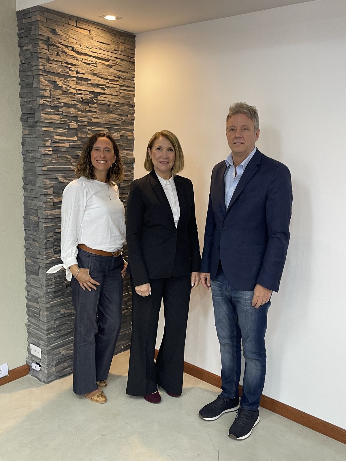 Elsa Petersen, fundadora y CEO de EM Marketing & Communication; Mario Garello, Head of Strategy y María Corrales Ruiz, Trade Relations Manager.