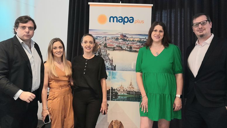 Antonio Márquez, Agustina Rodríguez, Carolina Muffolini, Constanza Stabile, y Matías Abal.