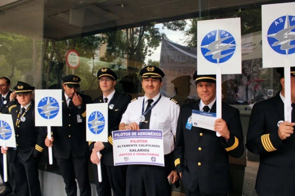 Pilotos de Aeroméxico rechazan congelar sueldos.