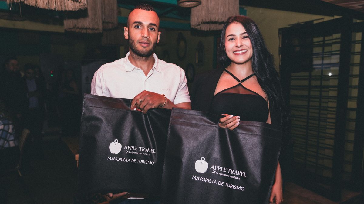 Apple Travel lanzó oficialmente su canal mayorista junto a agencias de viajes de Medellín. Apple Travel lanzó oficialmente su canal mayorista junto a agencias de viajes de Medellín.