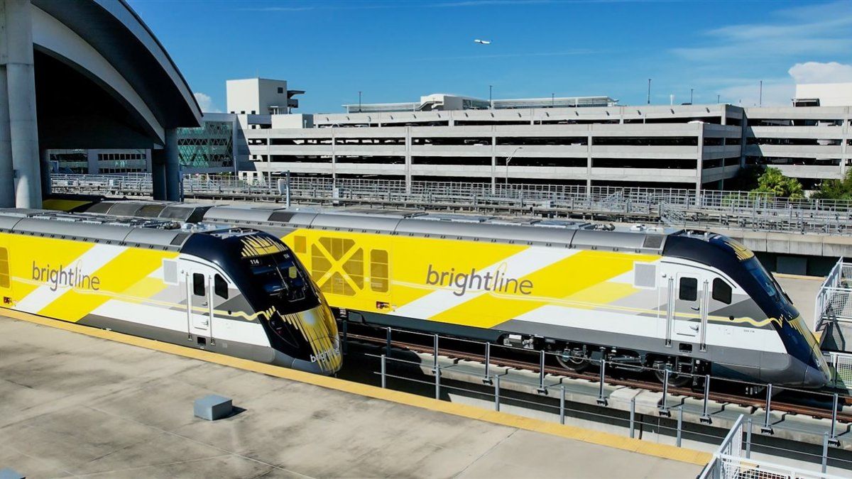 El tren Brightline conectará Miami con Orlando desde julio