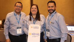 Andrés Bruce, director de la oficina de Bogotá de Grupo Welcome y equipo en el marco del Ladevi Workshop.