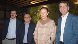 Diego Muñoz, director comercial de Giratur en España; Francisco Rodríguez, director para Colombia de Giratur; Lenka Pokorná, embajadora de República Checa y Petr Lutter, director de la oficina de turismo de la República Checa para Latinoamérica.