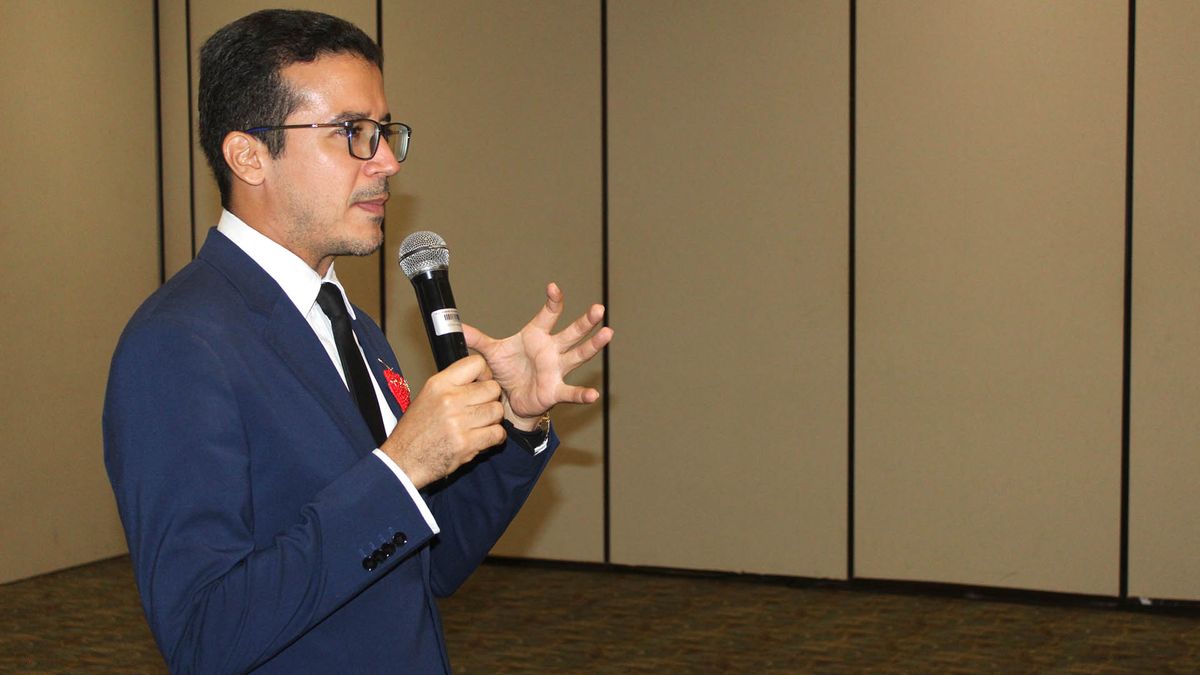 Héctor González, coordinador de Promoción y Mercadeo de Corpoturismo Cartagena, durante capacitación en los Ladevi Workshops.
