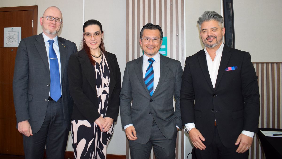 Nicolas Heftre, Revenue Manager del Sofitel Victoria Regia Hotel; Carolina Gómez, gerente corporativa de Revenue Management de Hoteles Estelar; Edilberto Herrera, Revenue Management Embassy de Suites by Hilton; y Mario Mata, director de Ventas de Marriott International en Colombia.