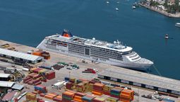 En lo que va de abril, el puerto de Mazatlán ha recibido a 16 mil 353 visitantes internacionales a bordo de cuatro cruceros.