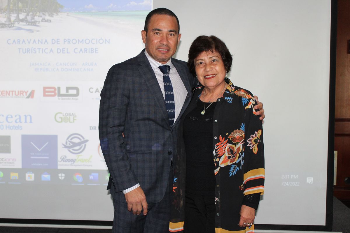 Ganadora de los premios otorgados en la caravana de promoción turística del Caribe.