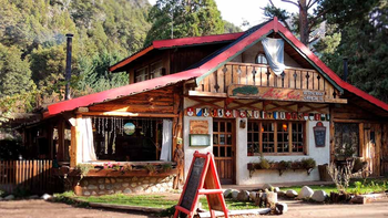 Conocé los 5 imprescindibles consejos que todo viajero que visite la espectacular Colonia Suiza de Bariloche debería conocer este verano 2024.