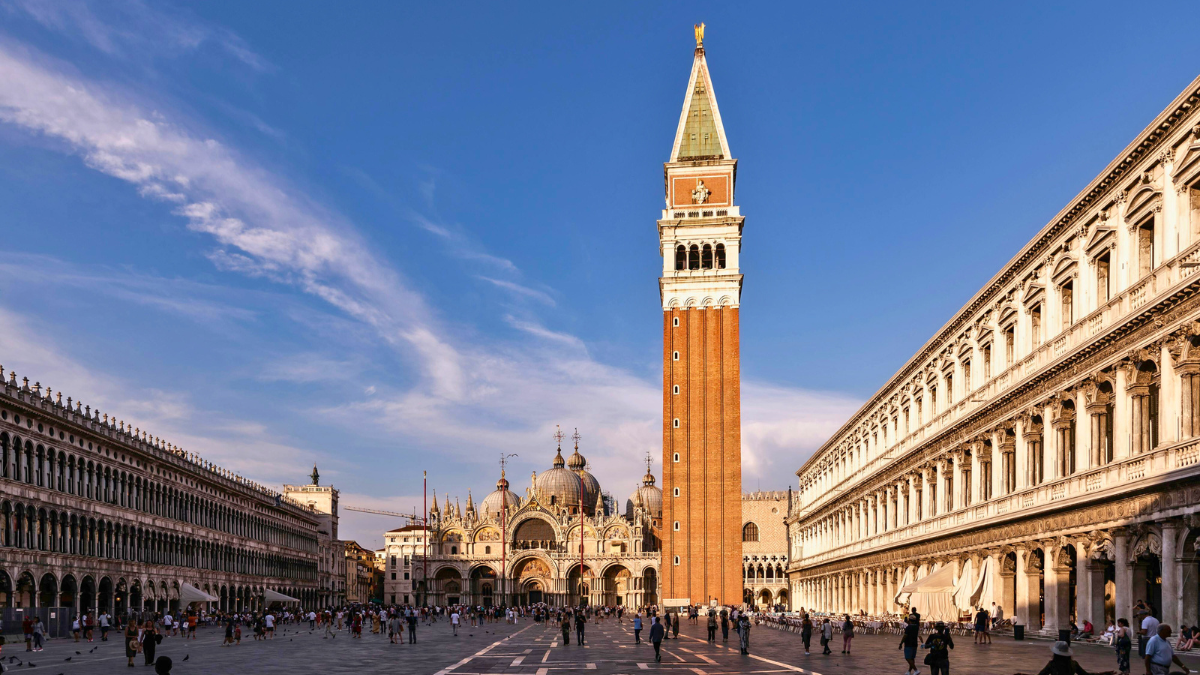 La plaza de San Marcos es la más grande e importante de Venecia.