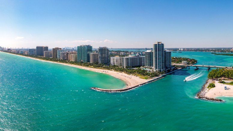 En 2021 Florida tuvo casi 118 millones de visitantes nacionales, el nivel más alto en la historia.