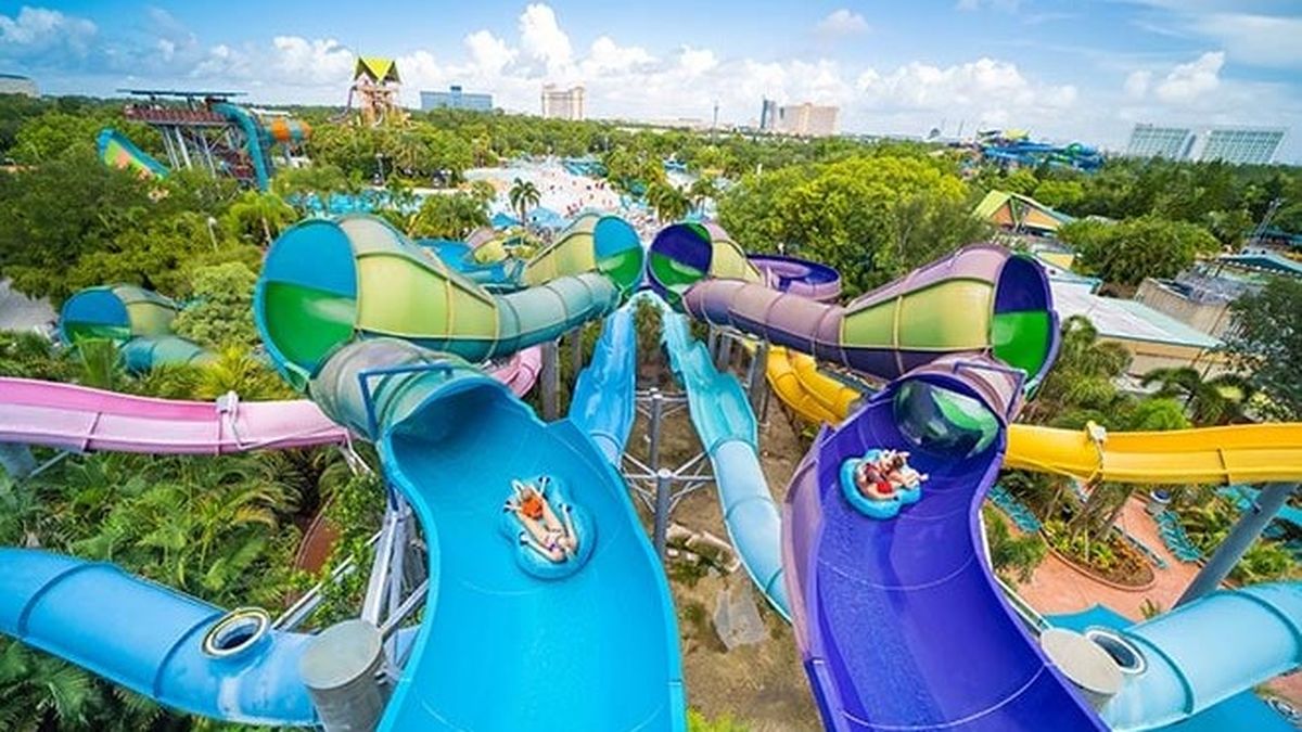 M&aacute;s diversi&oacute;n y servicios en Aquatica Orlando.